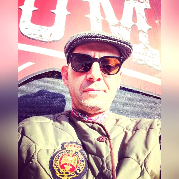 Meet your Posher, Karim Noël - Picture 1 of 1